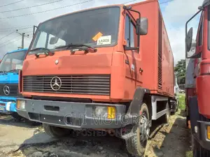 Mercedes Truck 1114 Red With Big Tyres