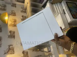 Laptop Apple MacBook Air 2022 M2 8GB Apple M2 SSD 256GB