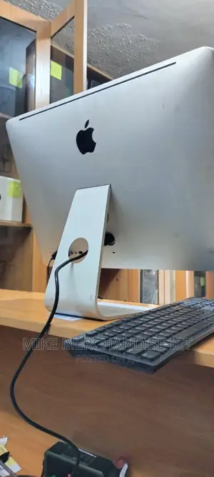 Desktop Computer Apple iMac 4GB Intel Core I5 HDD 500GB