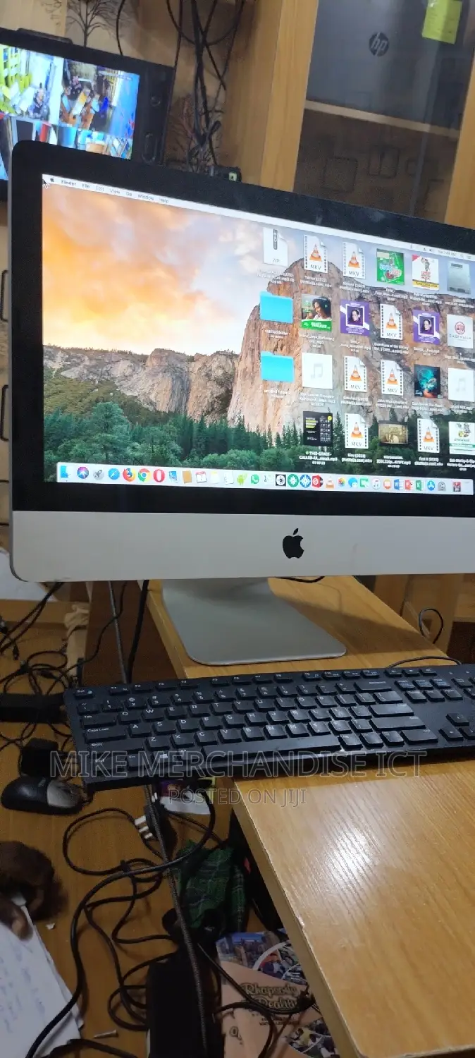 Desktop Computer Apple iMac 4GB Intel Core I5 HDD 500GB