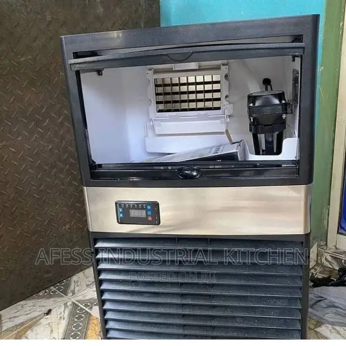 Ice Cube Maker 30 Cubes
