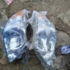 Headlamp Pontiac Vibe 2005-2006