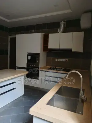 5bdrm Townhouse / Terrace in Guzape District for rent