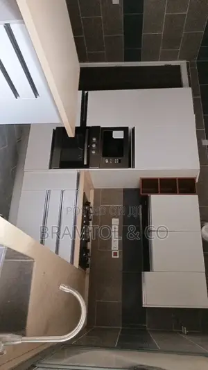 5bdrm Townhouse / Terrace in Guzape District for rent