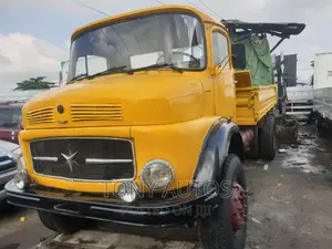 Mercedes Benz 1513 2002 Yellow