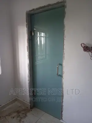 Glass Door Tnt