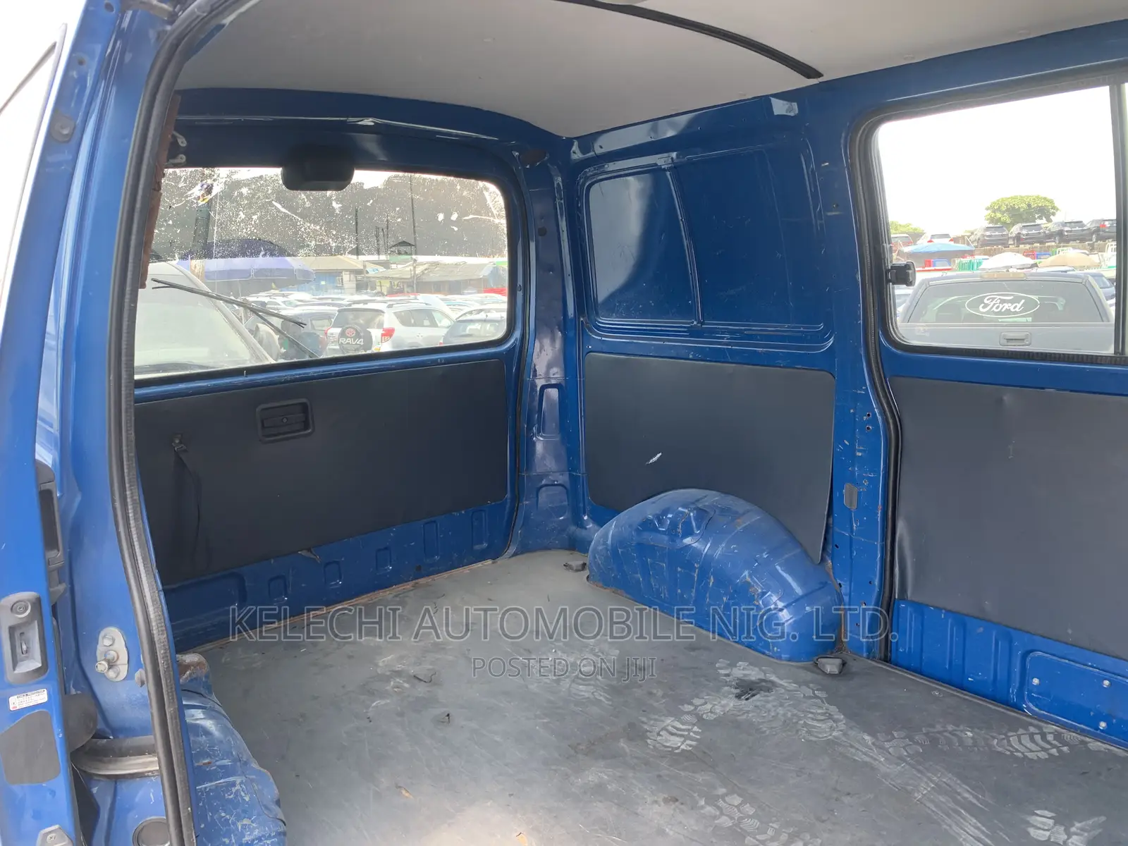 Toyota HiAce 2005 Blue
