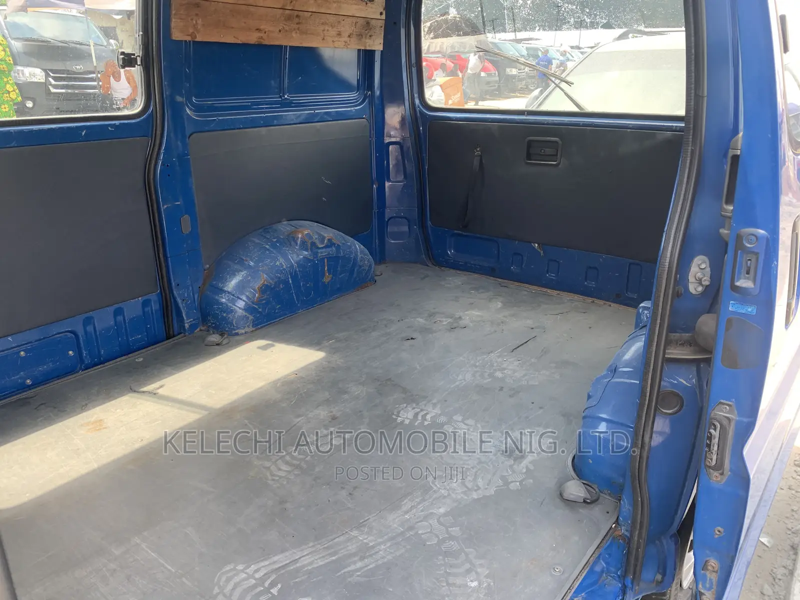 Toyota HiAce 2005 Blue