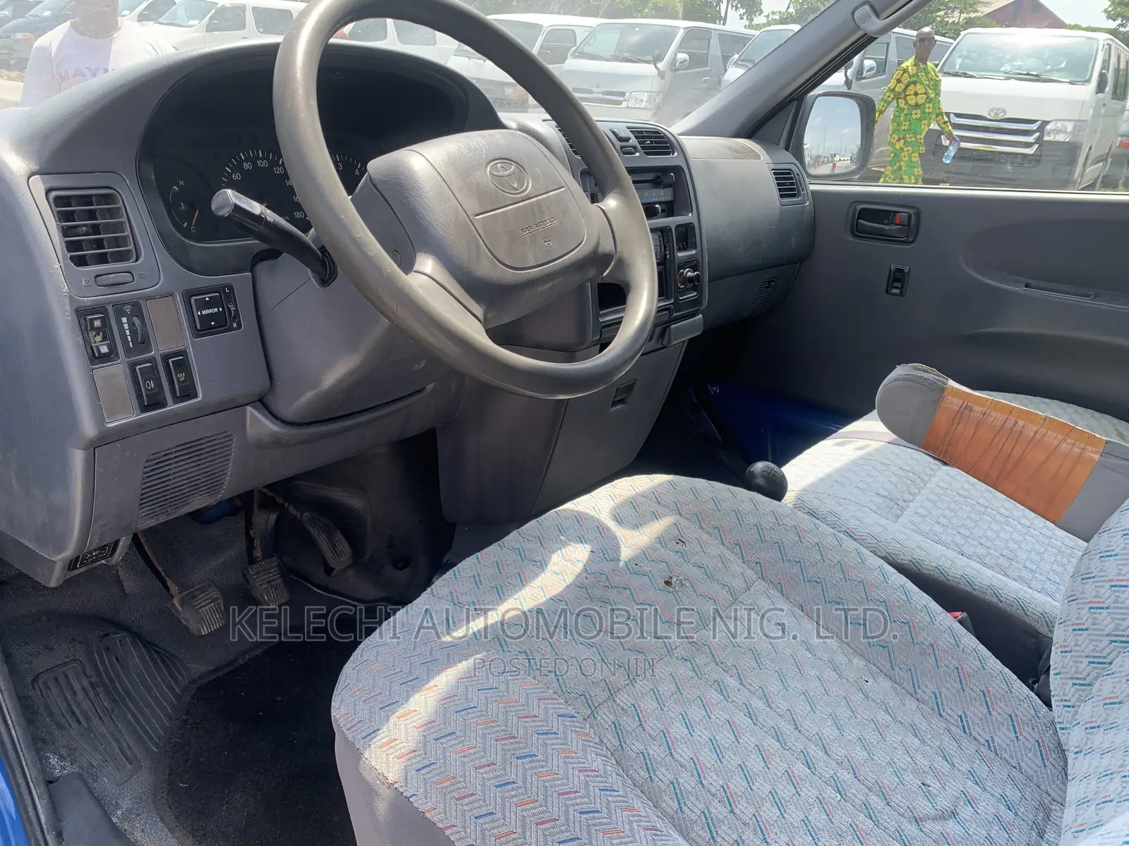 Toyota HiAce 2005 Blue