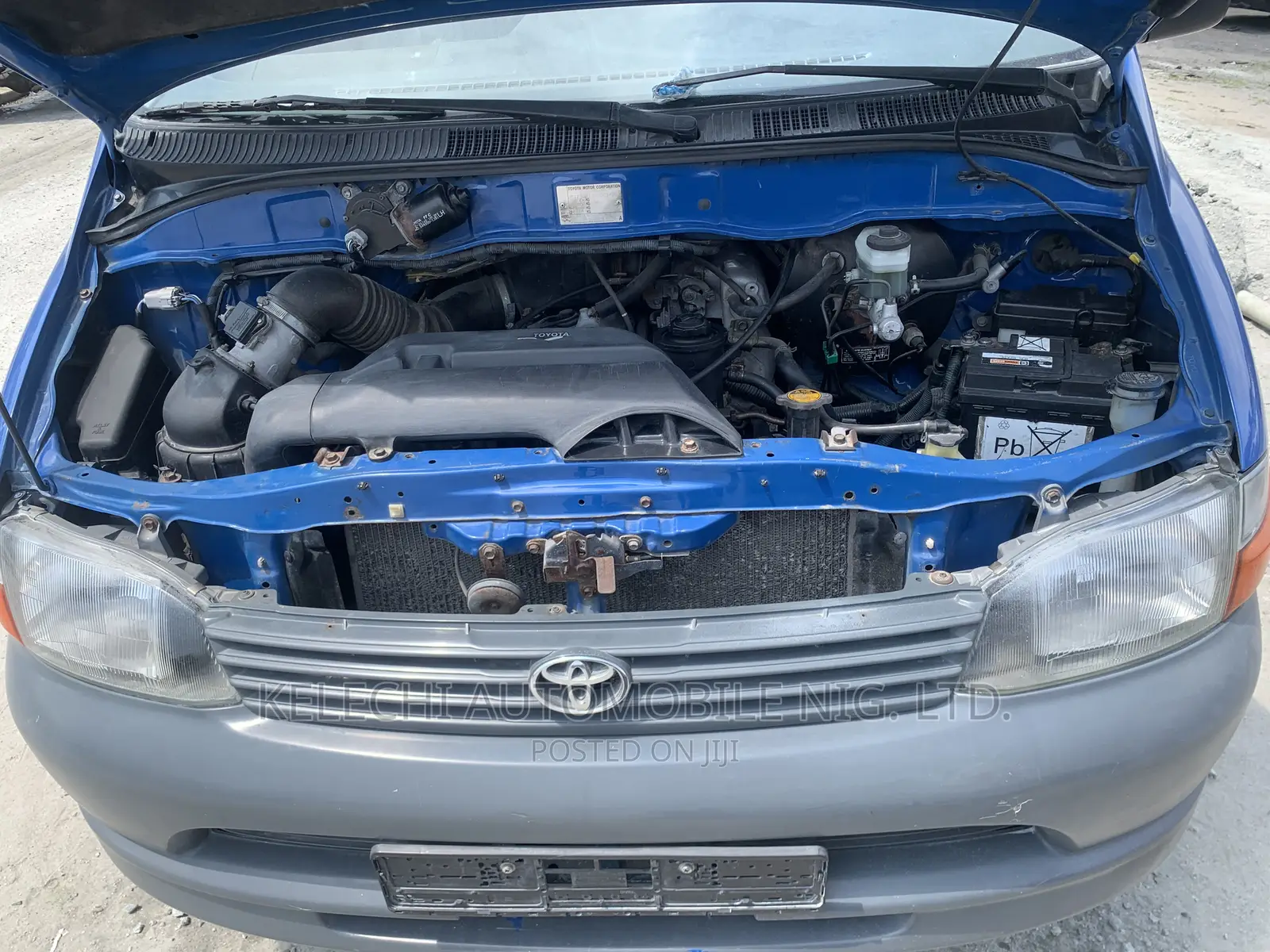 Toyota HiAce 2005 Blue