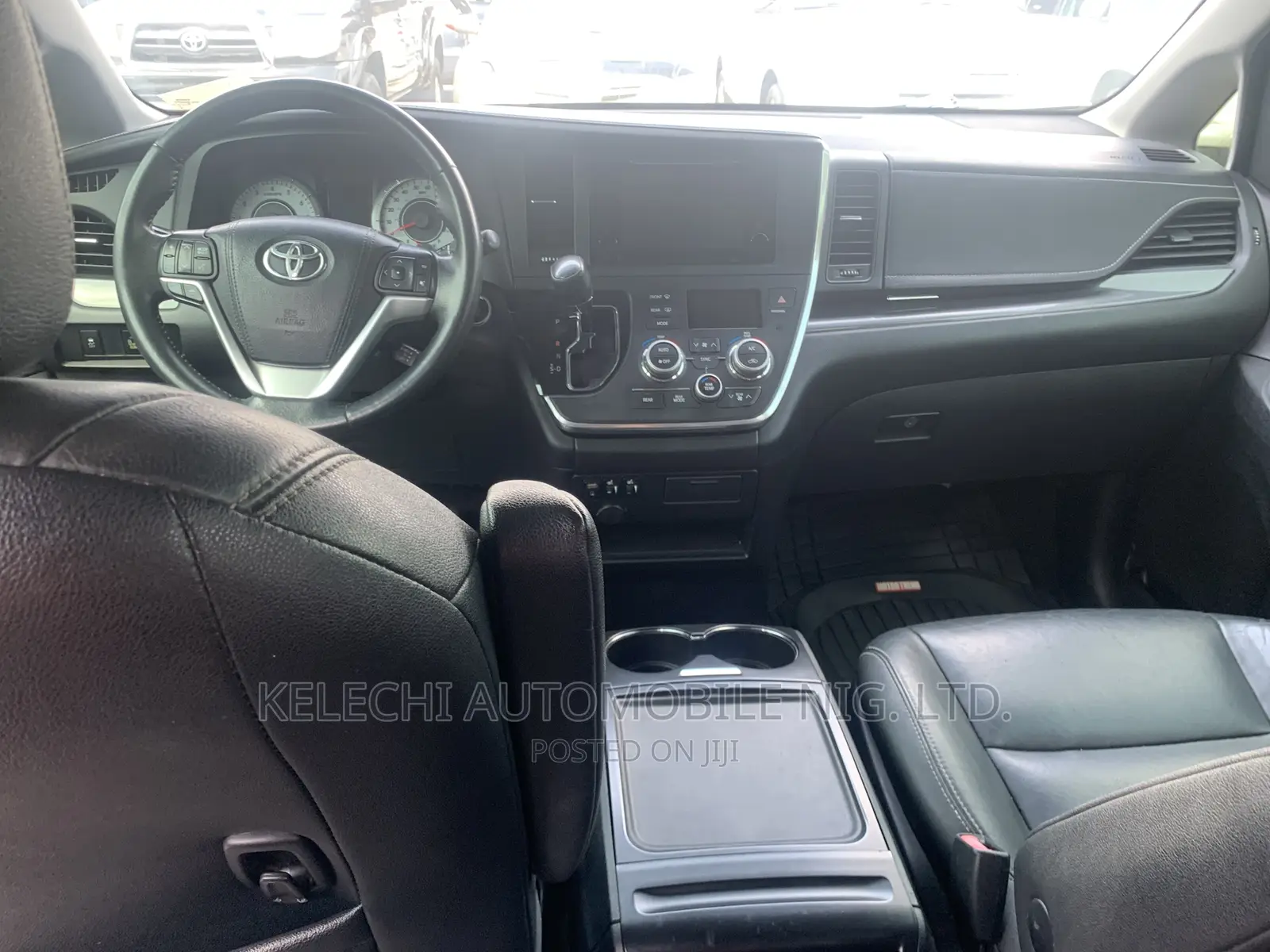 Toyota Sienna 2015 Red
