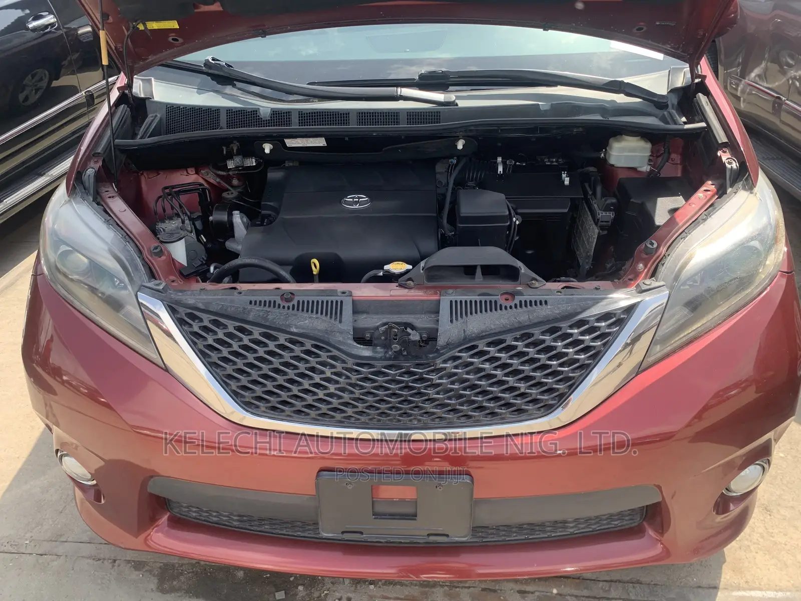 Toyota Sienna 2015 Red