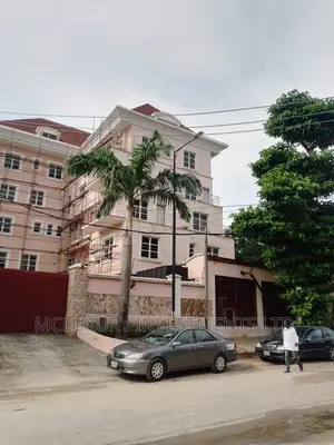3bdrm Block of Flats in Victoria Island for rent
