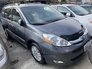 Toyota Sienna XLE AWD 2008 Gray