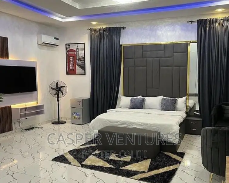 Glittering Apartment in Chevron