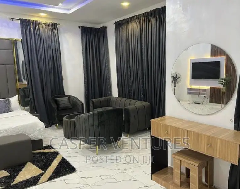 Glittering Apartment in Chevron