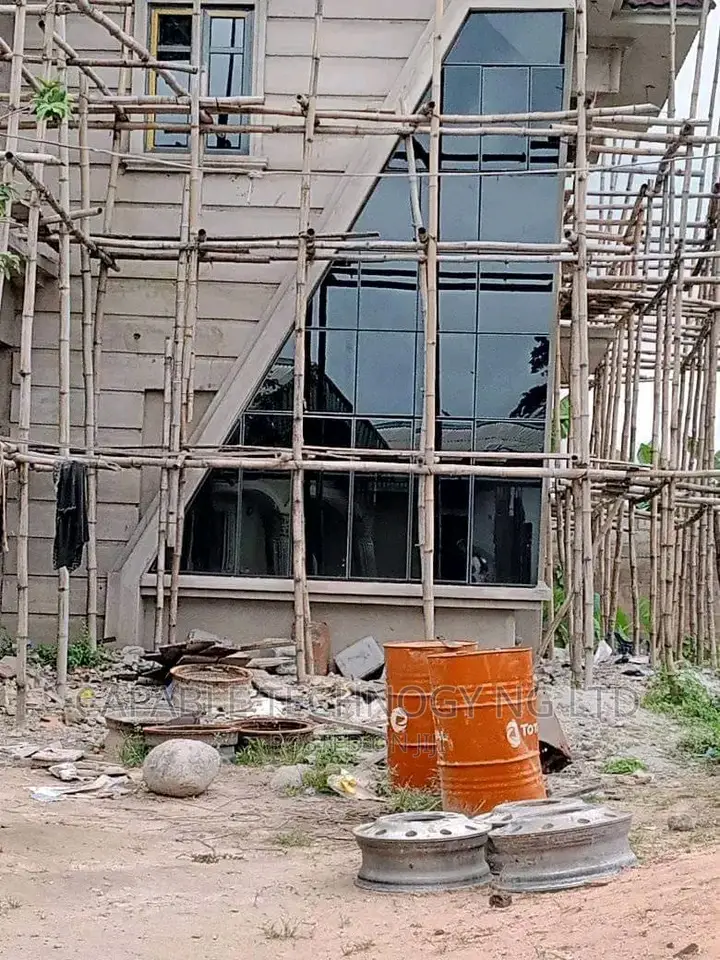 Cutting Wall Glass