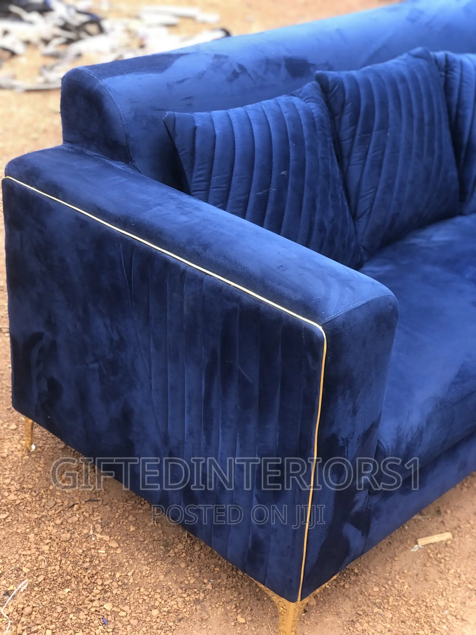 8 Seaters Sectional Sofa With 1 Single