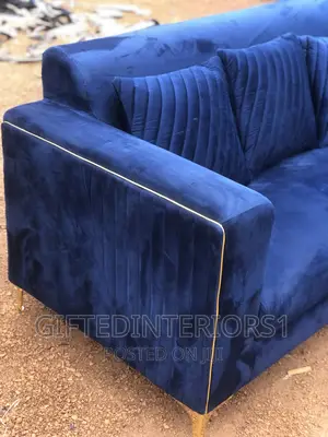 8 Seaters Sectional Sofa With 1 Single