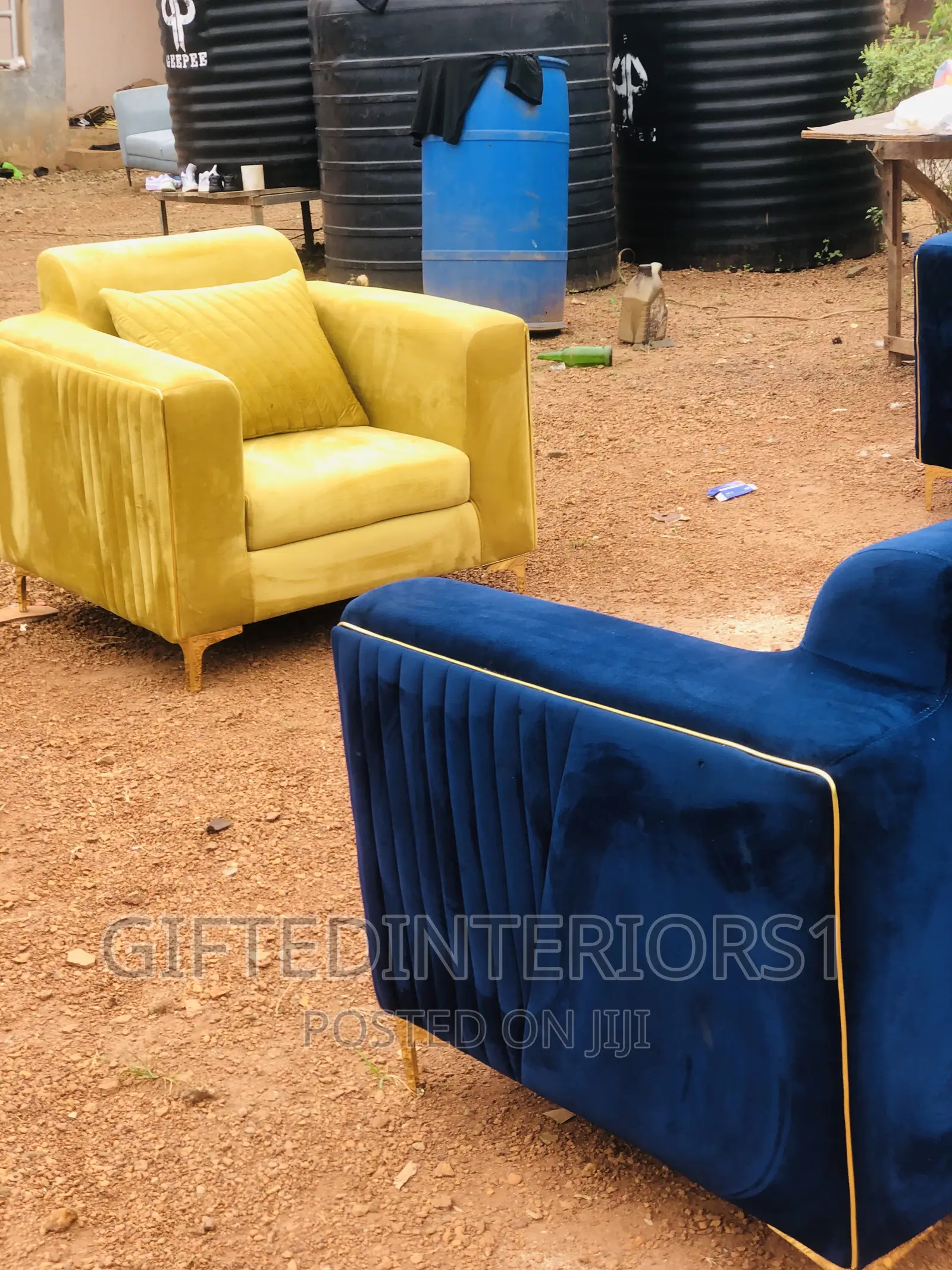8 Seaters Sectional Sofa With 1 Single