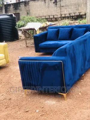 8 Seaters Sectional Sofa With 1 Single