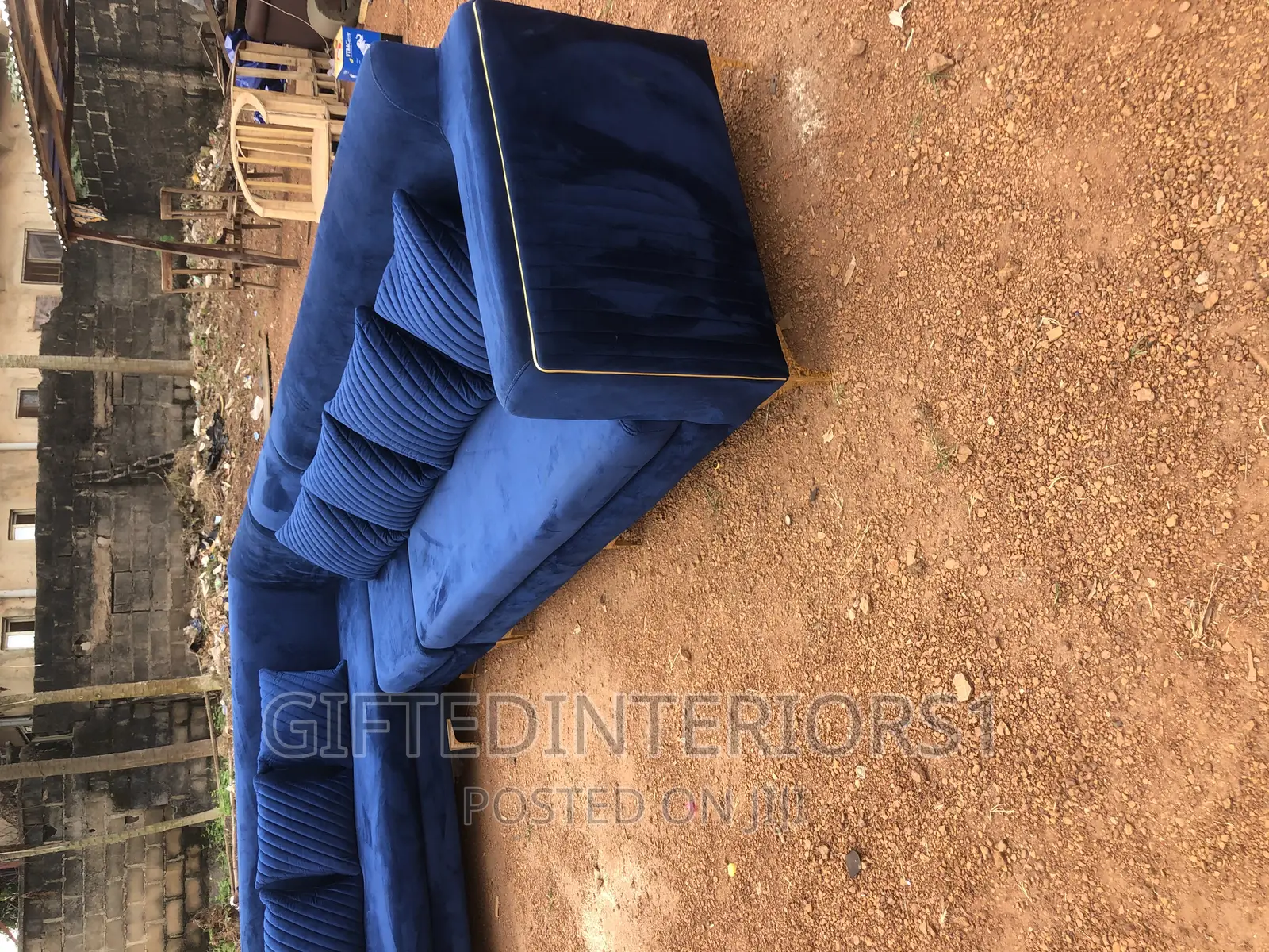 8 Seaters Sectional Sofa With 1 Single