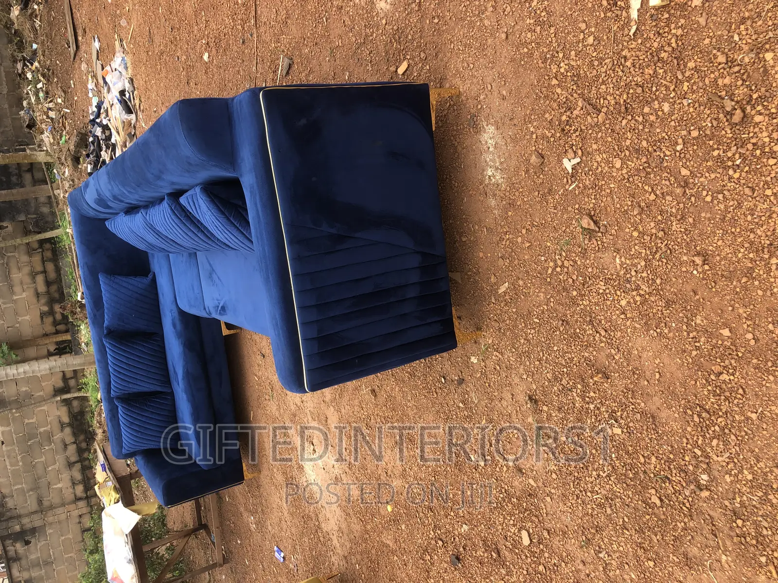 8 Seaters Sectional Sofa With 1 Single