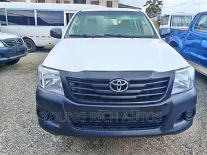 Toyota Hilux 2014 White