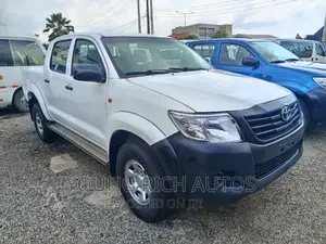 Toyota Hilux 2014 White