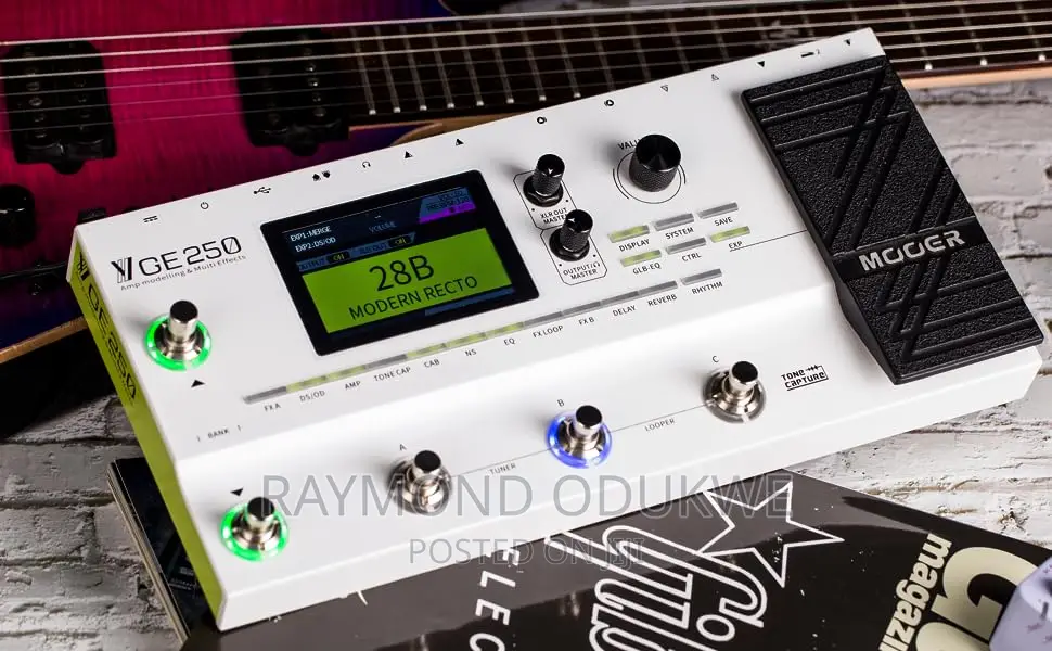 MOOER GE250 Guitar Modelling Effect Pedal