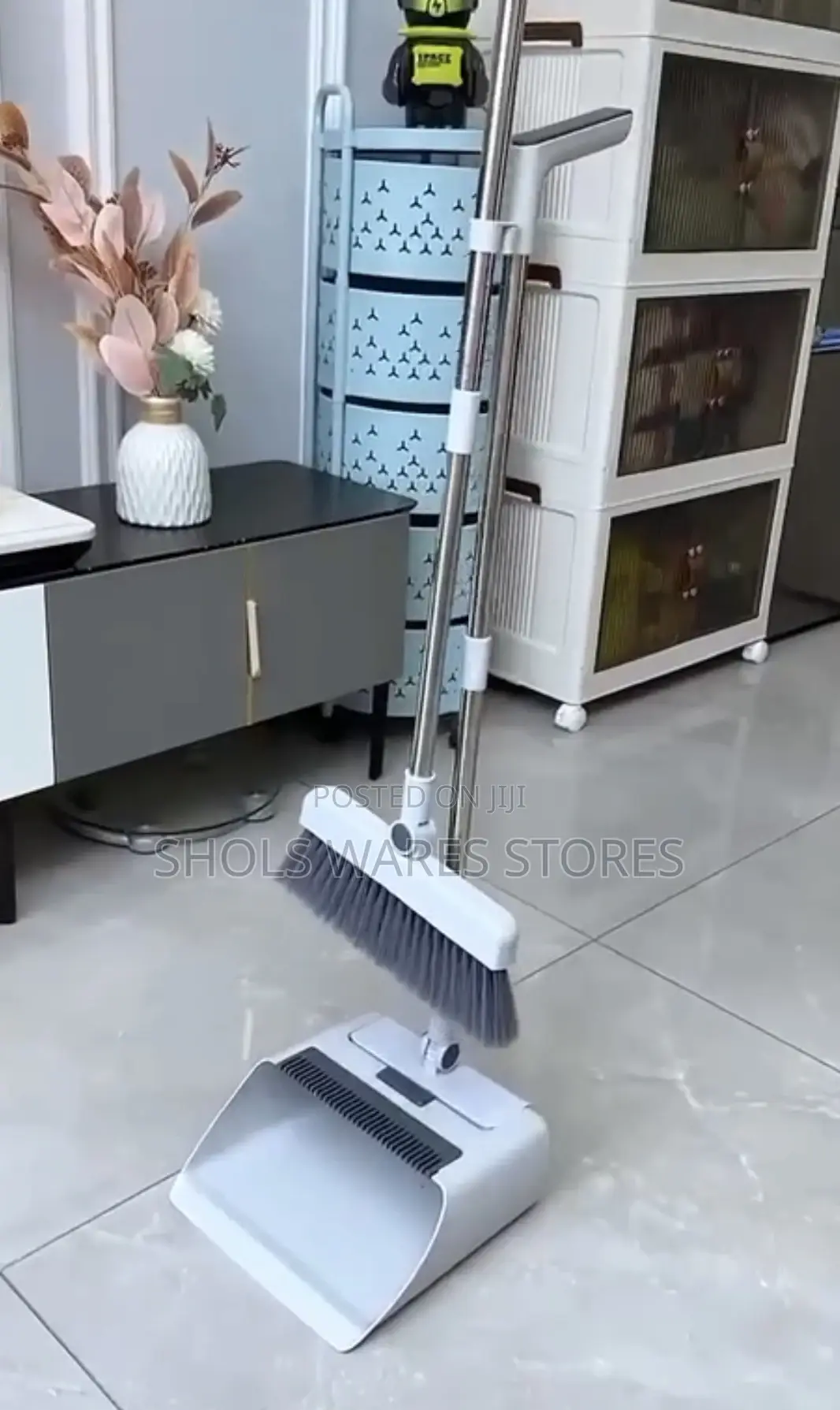 Sweeping Scrubbing Brush With Packer