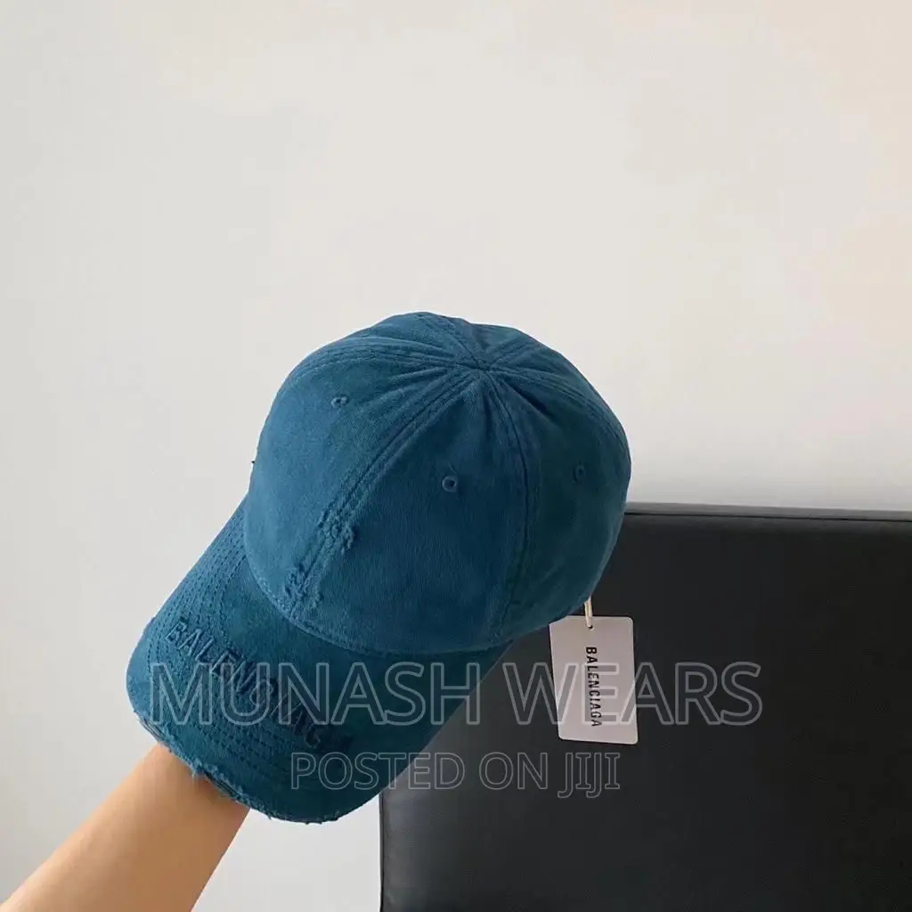 BALENCIAGA Classic Cap