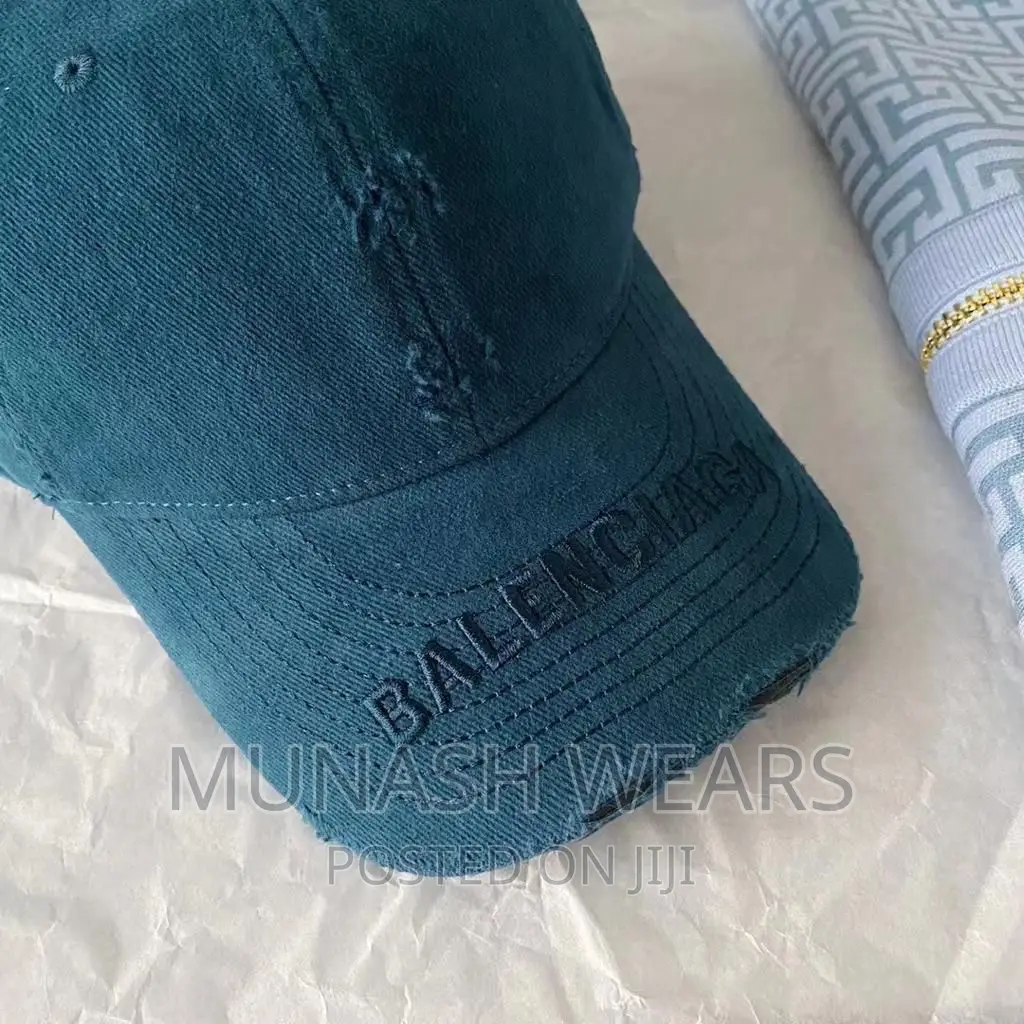 BALENCIAGA Classic Cap