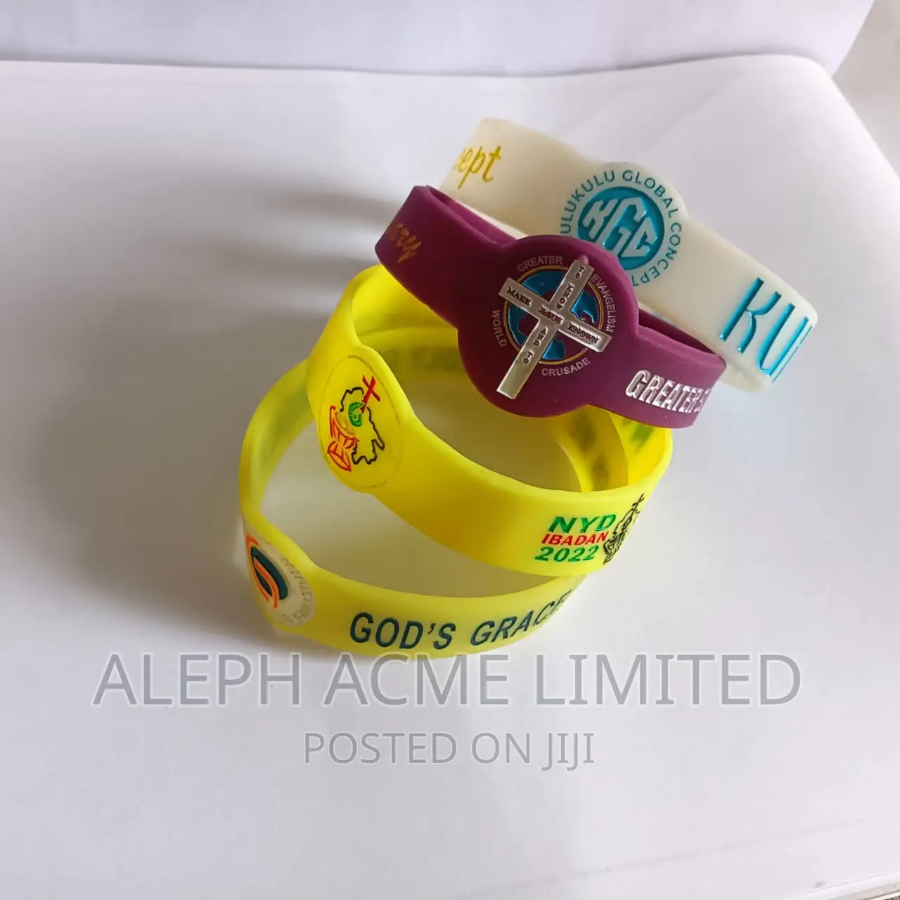 1000 Pieces Customized Embossed Silicone Wristbands Souvenir