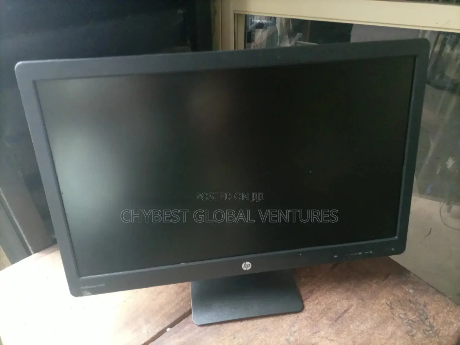 23 Inches Monitor