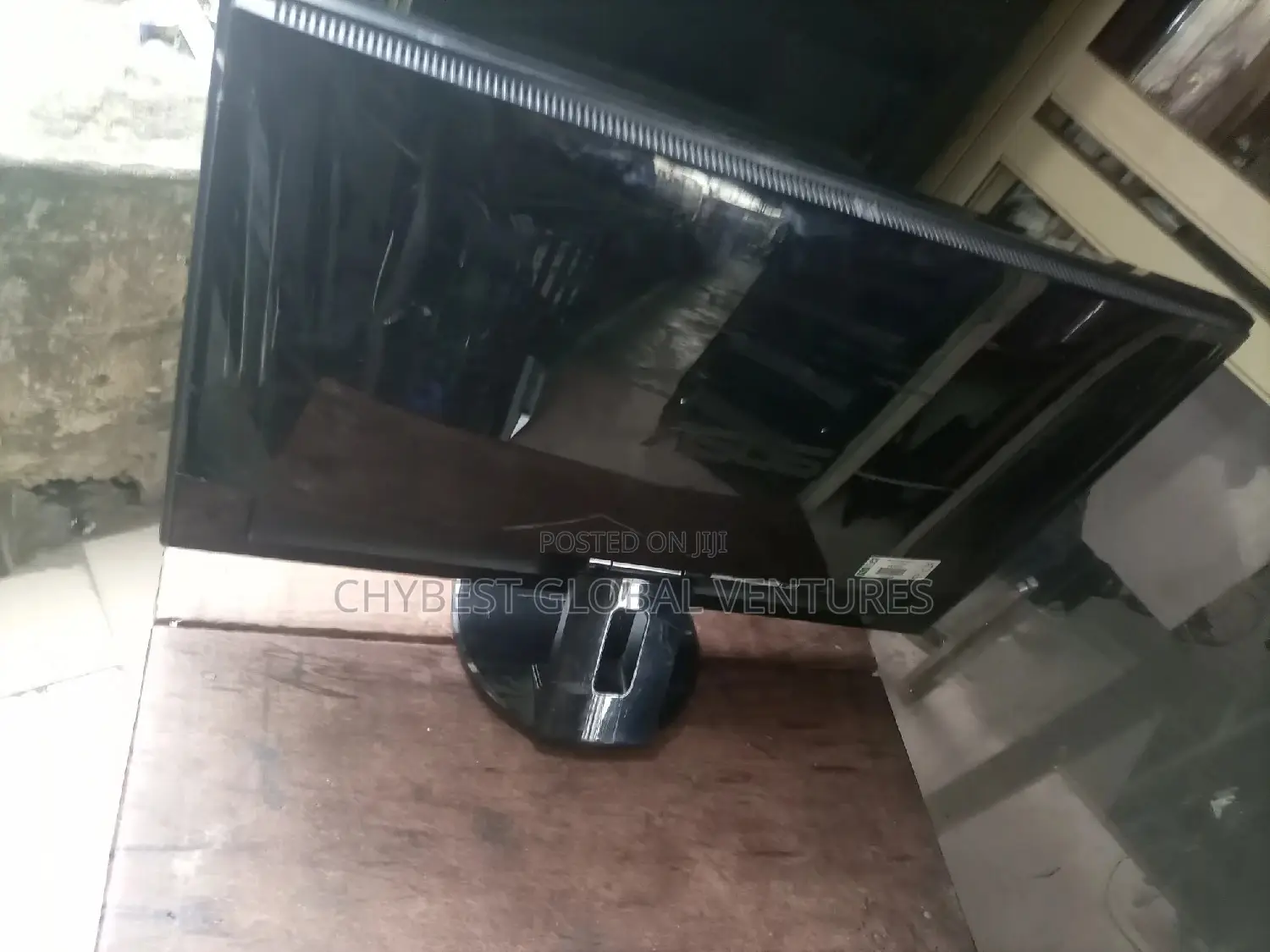 27 Inches Asus
