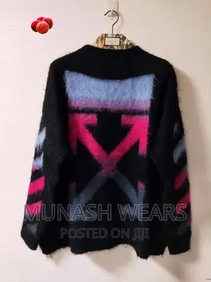 Luxury Offwhite Swirstshirt
