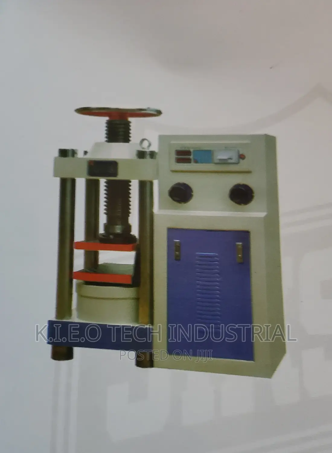 Digital Hydraulic Compression Testing Machine(2000n)