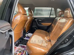 Toyota RAV4 XLE Premium 2021 Black