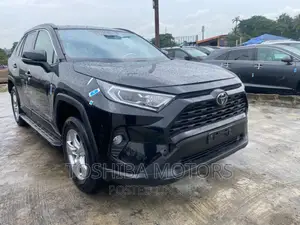 Toyota RAV4 XLE Premium 2021 Black