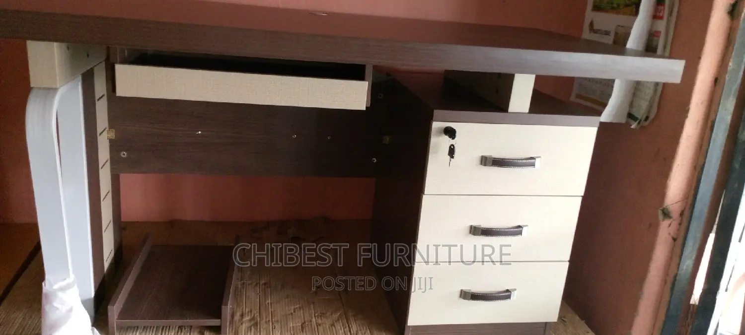 Standard Executive Table for Office