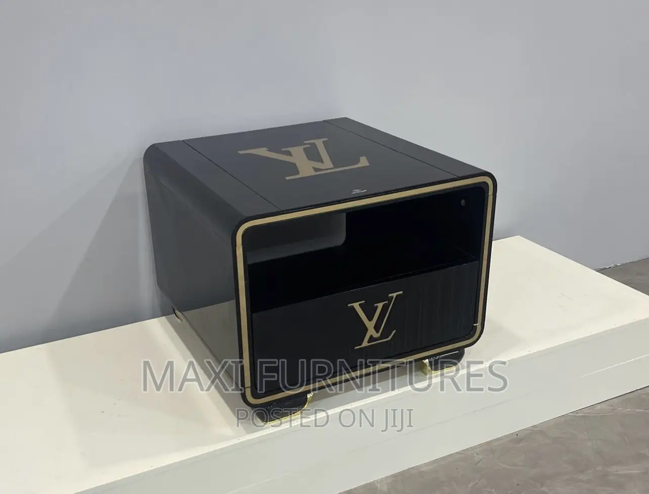 Portable Center Table