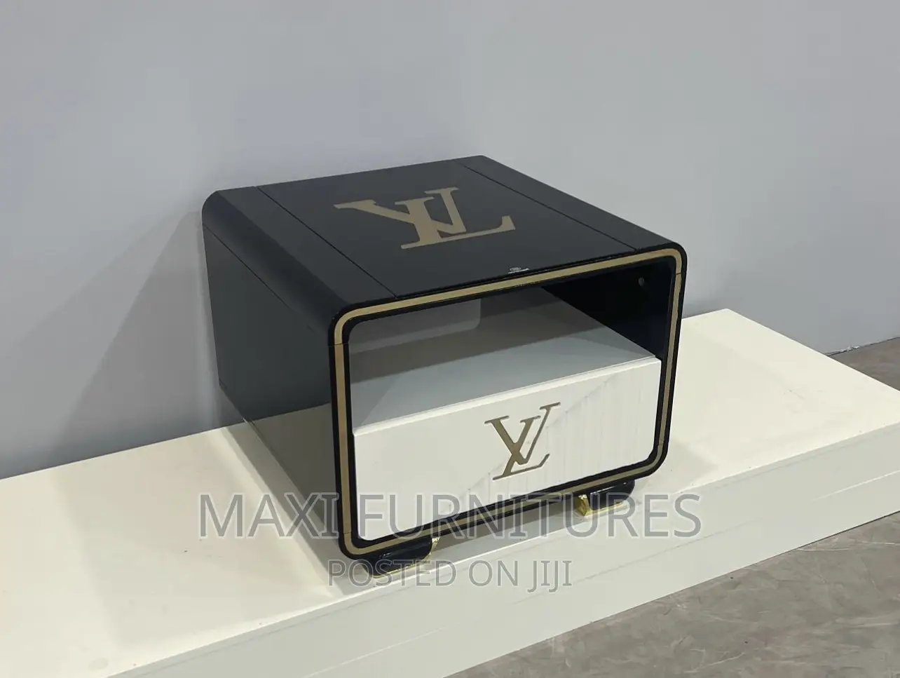 Portable Center Table
