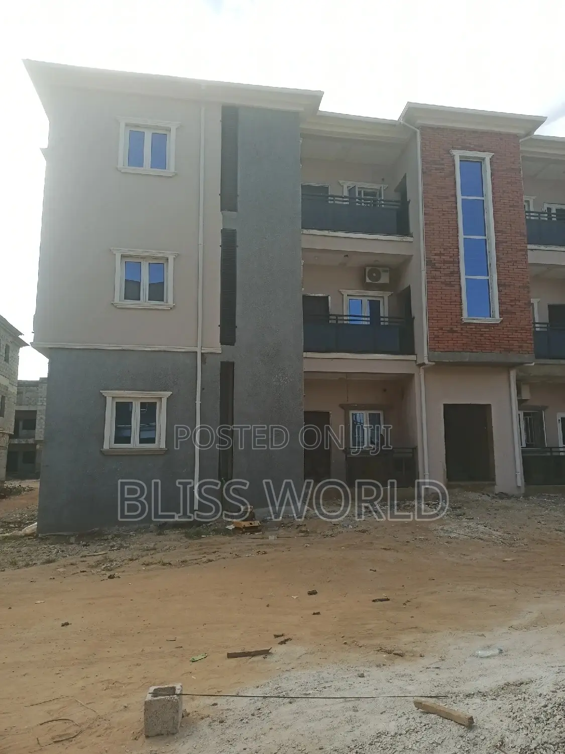 3bdrm Block of Flats in Jabi for sale