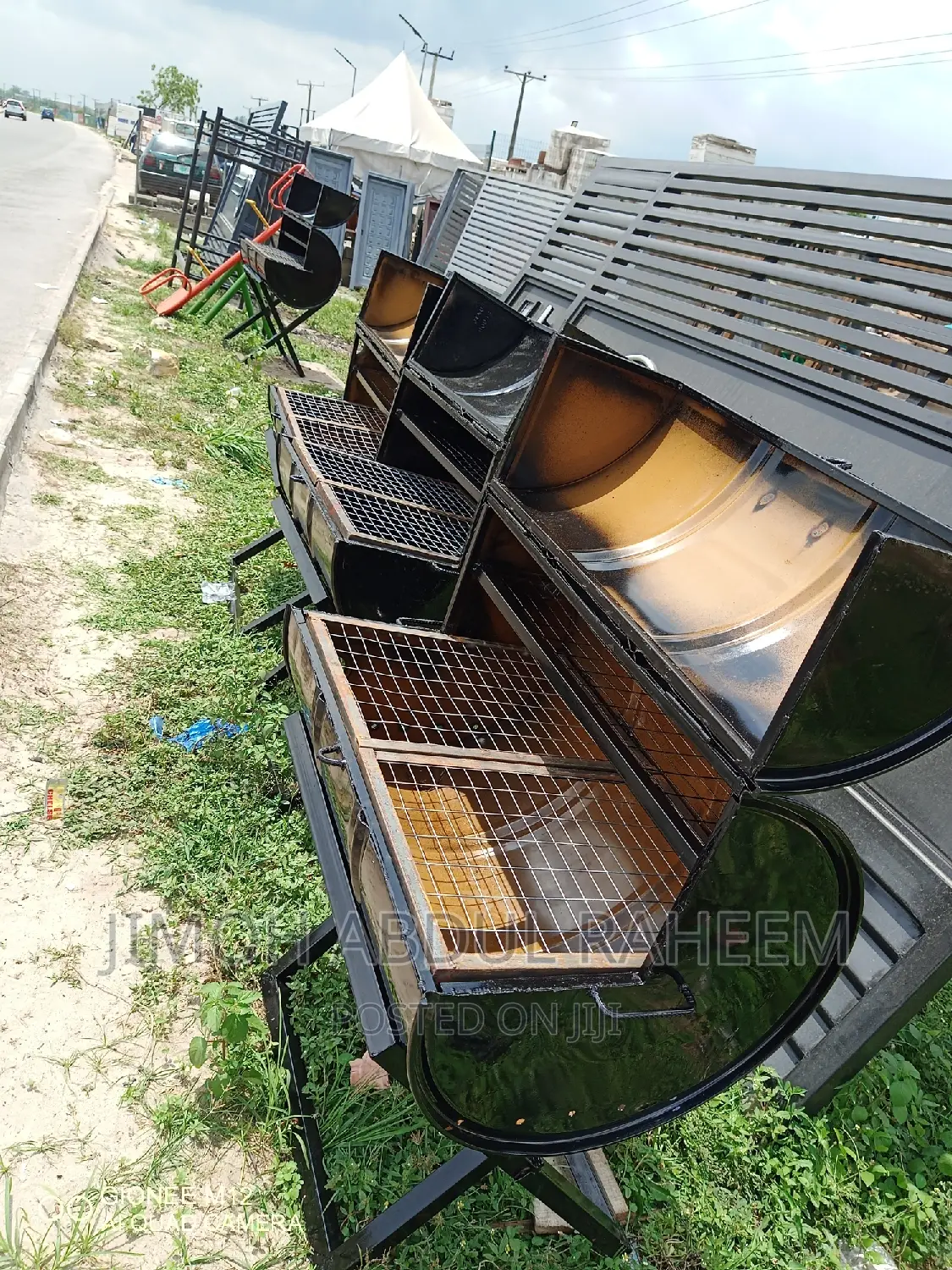 New Mobile Barbecue Grill Stand