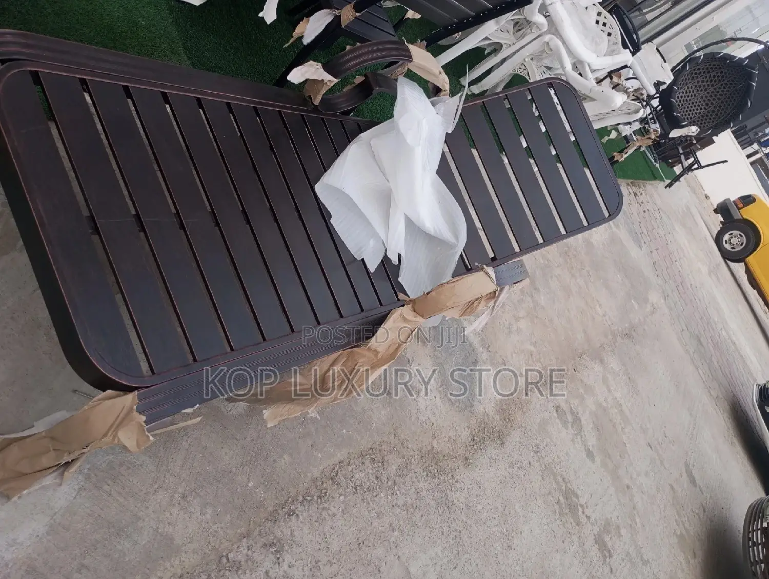 Iron Swimming Pool Bed