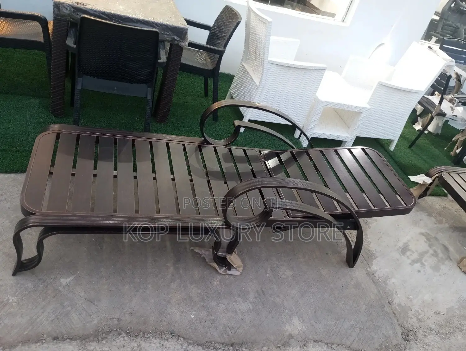 Iron Swimming Pool Bed