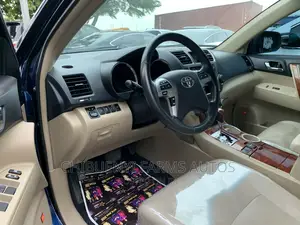 Toyota Highlander Limited 3.5l 4WD 2013 Blue