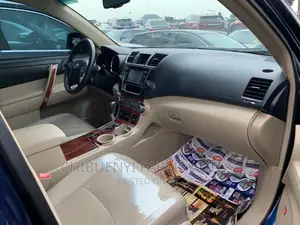 Toyota Highlander Limited 3.5l 4WD 2013 Blue