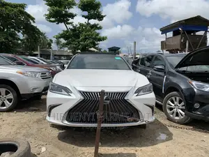 Lexus ES 2020 White